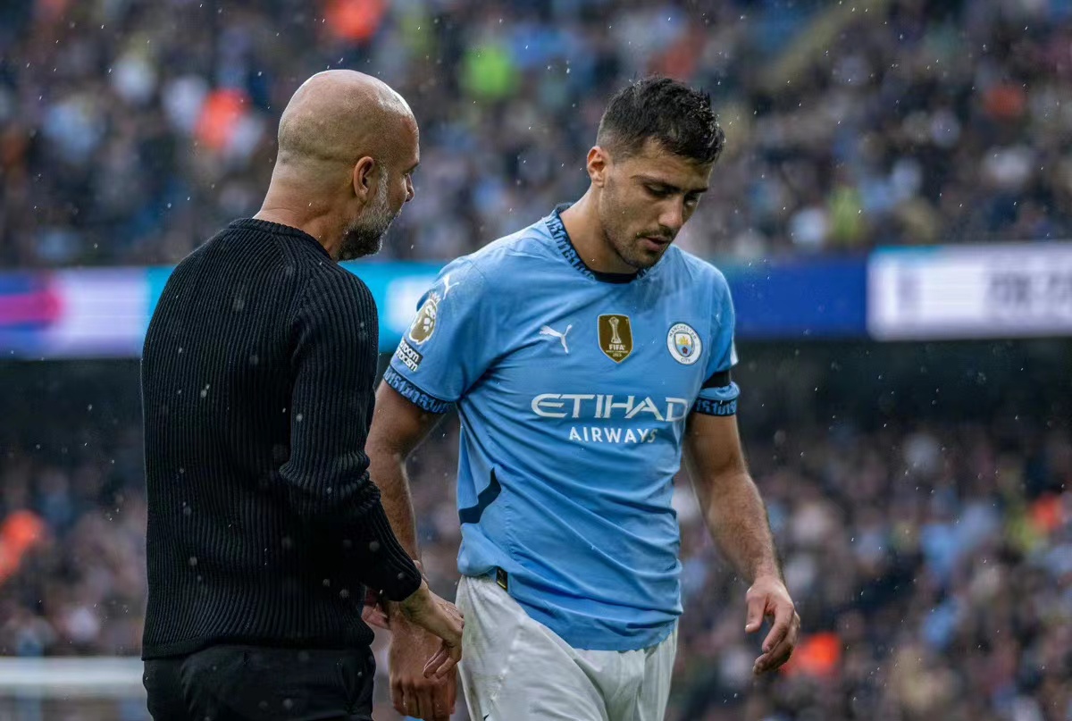 Záložník Rodri je zraněný, Manchester City čeká těžké testy